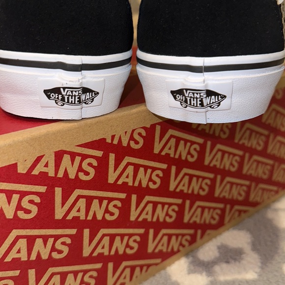 New Sk8-Hi Vans in Peace ☮️ Paisley - Picture 12 of 17